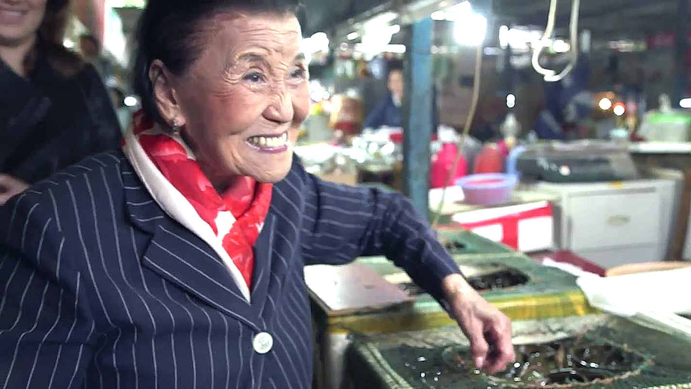 THE KITCHEN WISDOM OF CECILIA CHIANG: Last Flight Out of Shanghai